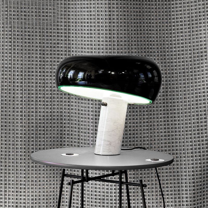 LED Table ombrée Lumière Métal moderne petite lampe de bureau en noir avec cylindre Base de marbre blanc