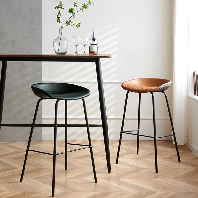 Low Back Bar and Counter Stool Industrial Footrest Bucket Metal Bar Stool