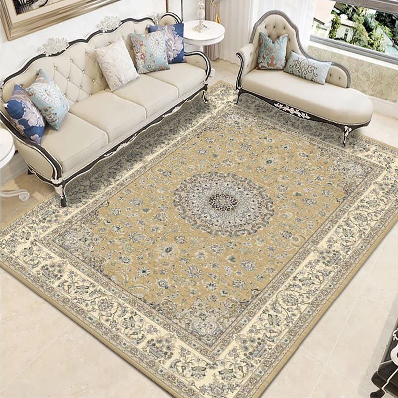 Black Retro Carpet Polyester Graphic Area Carpet Stain Resistant Carpet for Home Decor