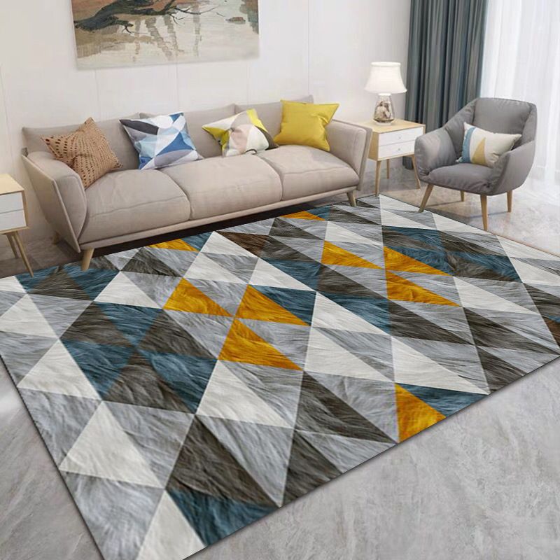 Black Modern Rug Polyester Triangle Indoor Rug Non-Slip Backing Rug for Drawing Room