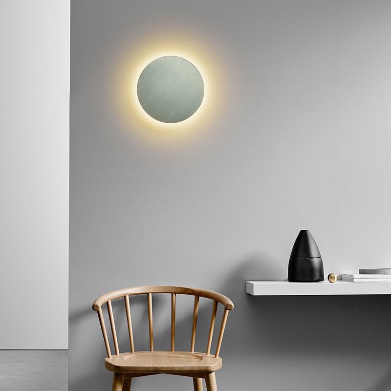 Modern Minimalist LED Wall Light Metal Circular Wall Lamp for Living Room