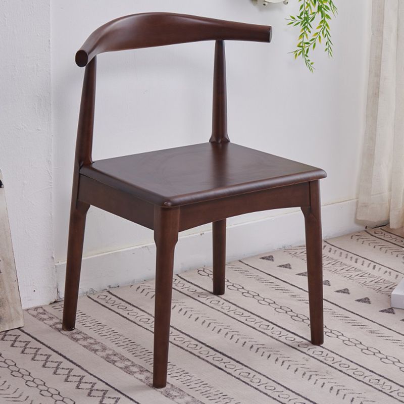 Chaise de salle à manger contemporaine chaise latérale ouverte avec des pattes en bois pour un usage domestique
