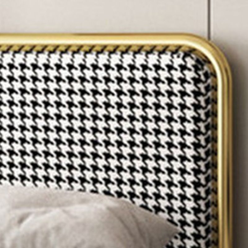 Glam Platform Bed Iron Frame Standard Bed with Rectangular Headboard