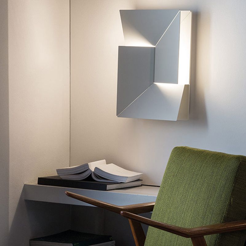 Luce da parete geometrica bianca Sconcetti di luce moderna in metallo funzione con palette di funce in metallo