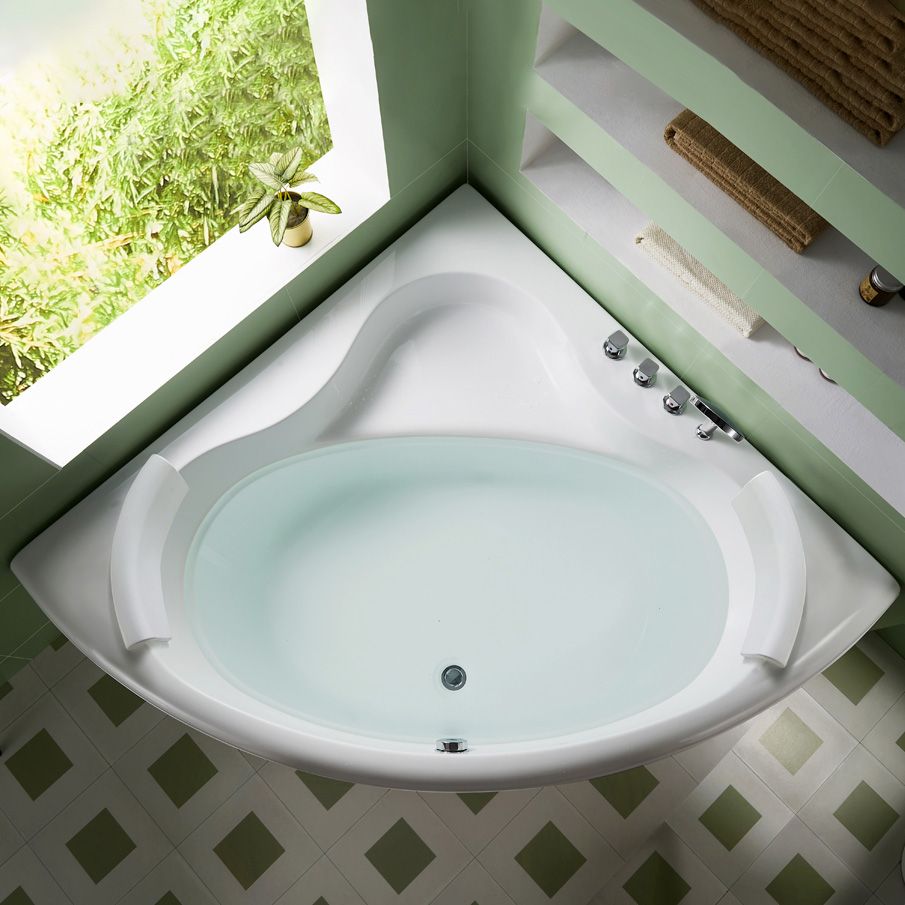 Modern Corner Bathtub Acrylic Soaking Back to Wall Center-Back Bath