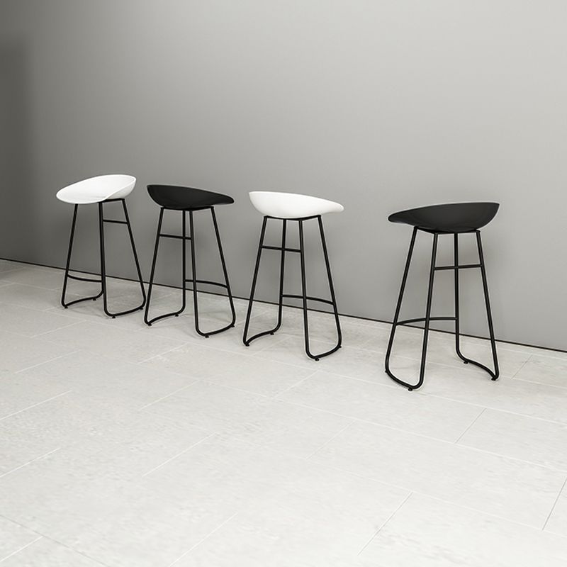 Modern Armless Backrest Counter Stool Iron Bar Stool with Acrylic Seat and Pedal for Cafe