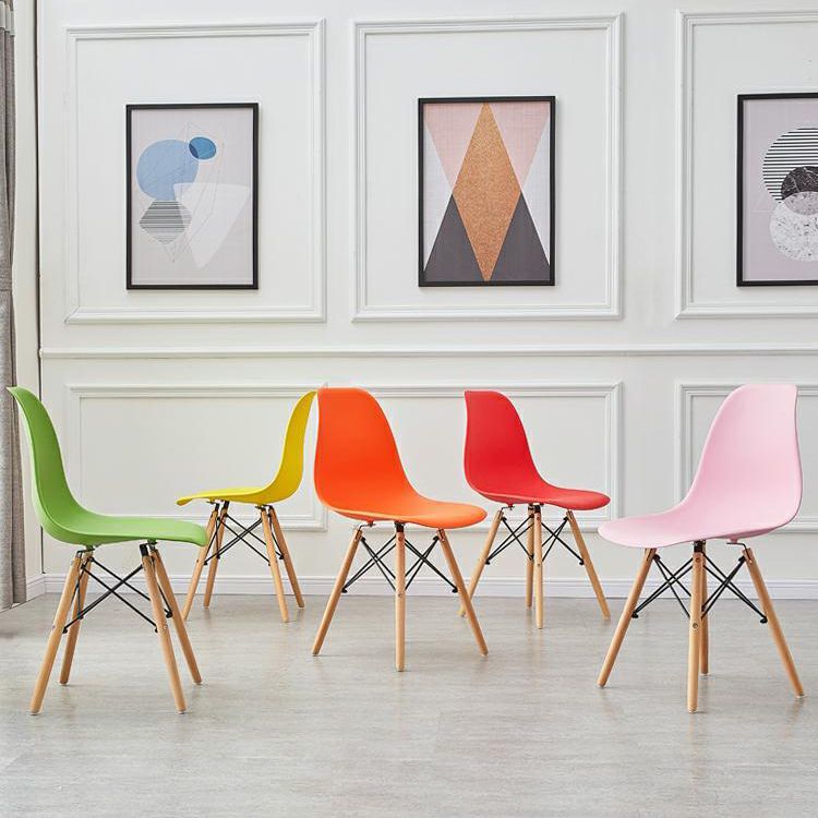 Chaise de salle à manger de style contemporain Solid Single Dining Dining Fermless Fix avec des jambes en bois