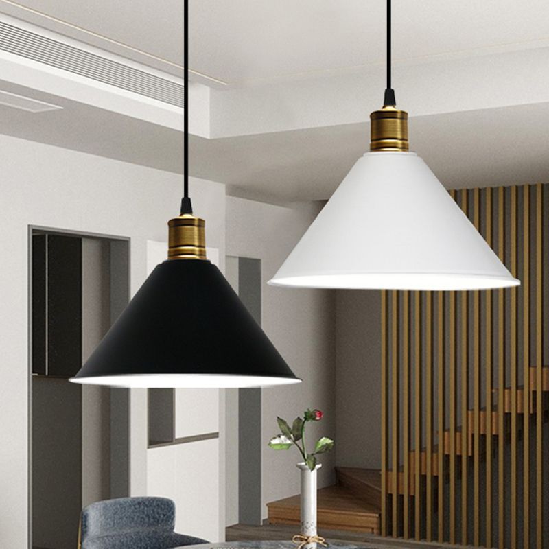 Metal Tapered Hanging Light Nordic Modern Style 1 Light Restaurant Ceiling Pendant Lamp