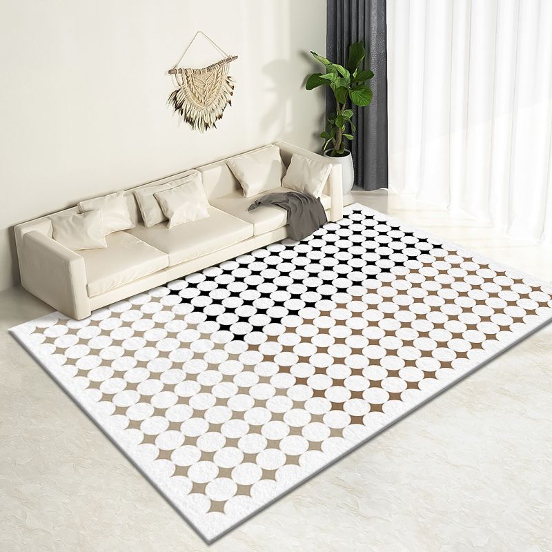 Black Modern Rug Polyester Check Pattern Rug Washable Indoor Rug for Living Room