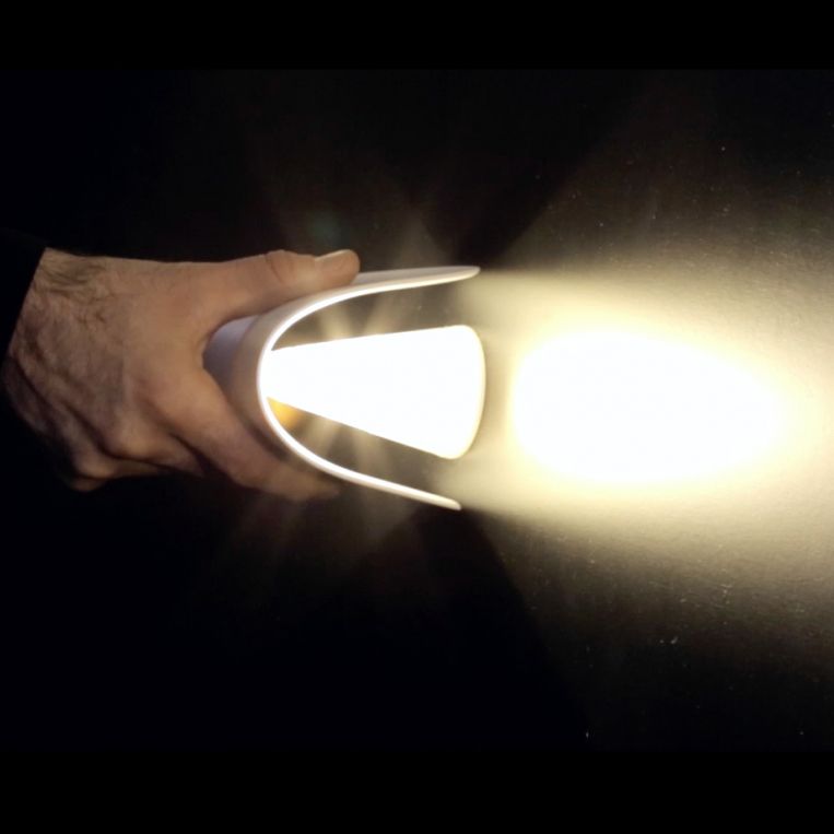 Unique Shade Metal Wall Sconce Modern Style Single Light Wall Mount Light