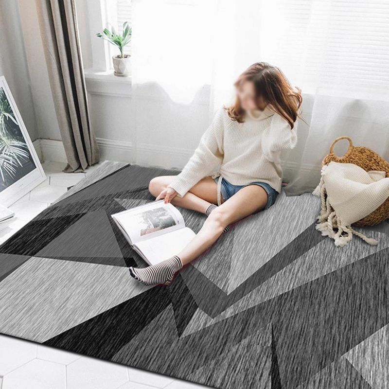 Grey Tone Modern Indoor Rug Polyester Triangle Print Rug Stain Resistant Area Rug for Living Room