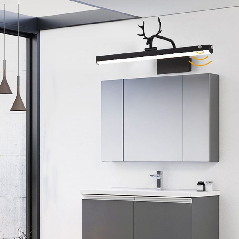 Metal Linear Shade Wall Sconce Modern Style 1 Light Mirror Wall Light Fixture in Black