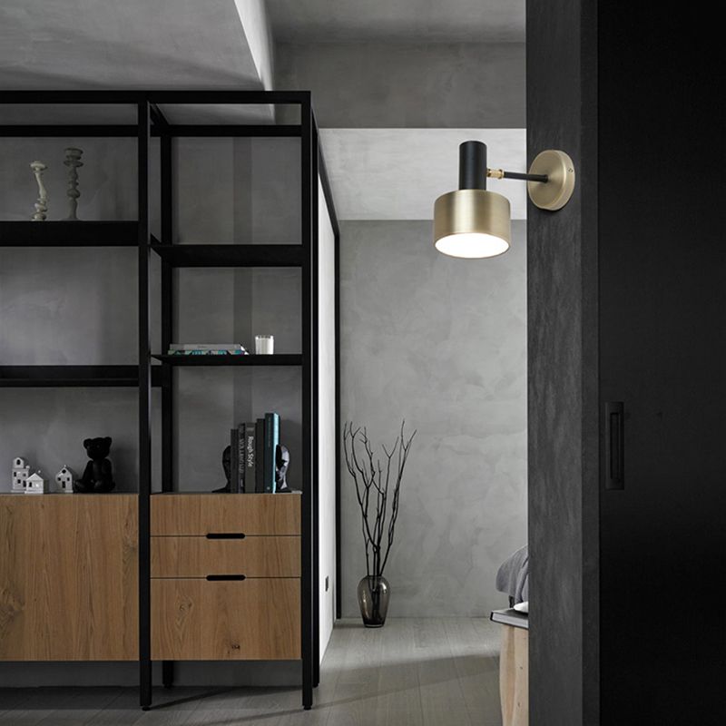 Cilíndrico negro y dorado Modernismo 1 Cabeza Deflexión de iluminación de pared de metal para sala de estar