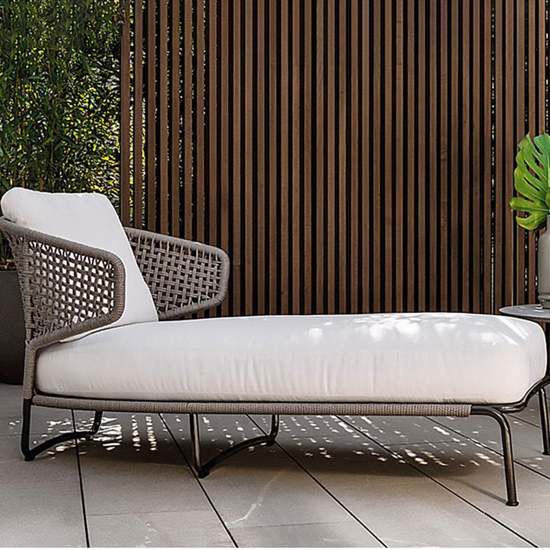 UV Resistant Metal Patio Sofa Outdoor Patio Sofa with Cushion