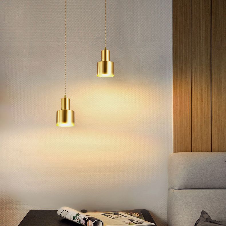 Forme cylindrique en métal Lumière suspendue à style postmoderne Pendre lumière suspendue pour le café