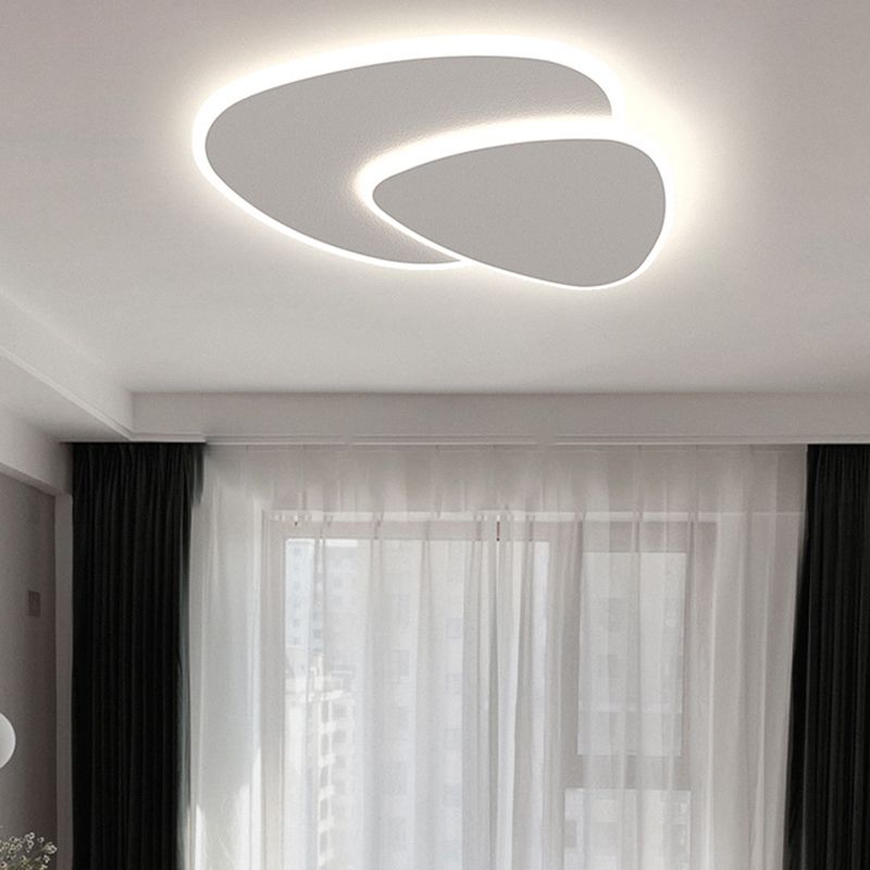 Lámpara de techo LED blanca acrílica con montaje empotrado ovalado de hierro lacado moderno y sencillo