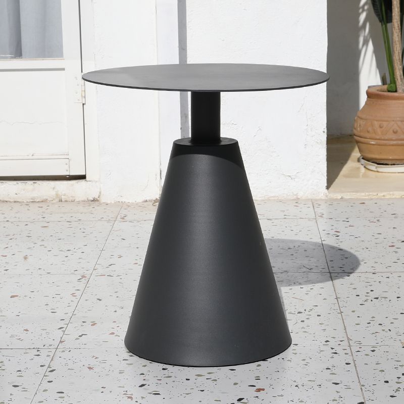 Industrial Outdoor Table Round Dining Table with Pedestal Base