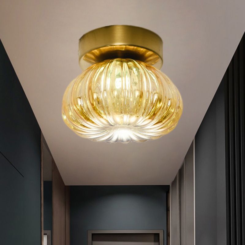 Plafonnier LED à tête unique en verre nervuré transparent/ambre à montage sphéroïde moderniste, 5,5"/11" de largeur