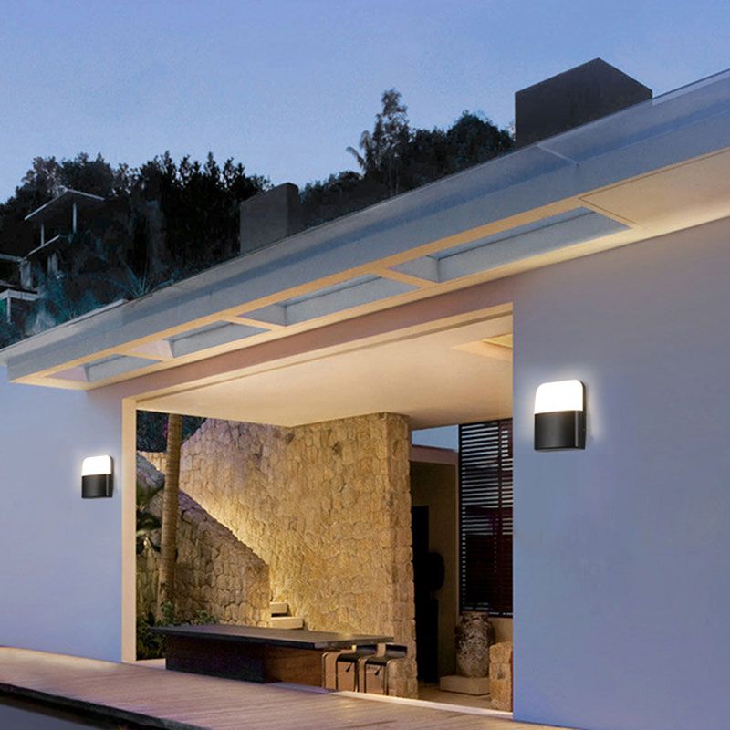 Zeitgenössische rechteckige LED -Wandbeleuchtung Metallic Hof Leuchte in Schwarz