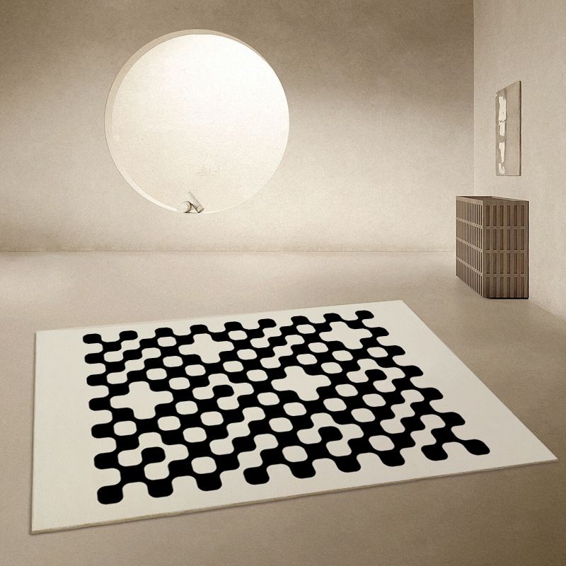 Black Contemporary Rug Polyester Grid Pattern Rug Non-Slip Backing Rug for Home Decor