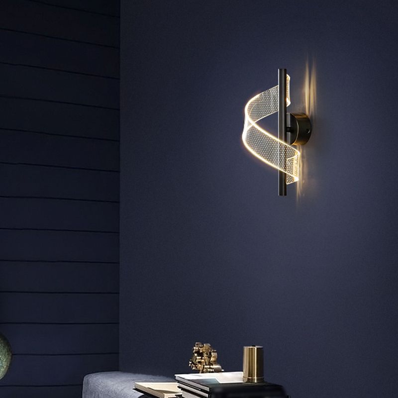Modernism Single Wall Mounted Sconce LED Acrylic Wall Light in Black/Golden Finish