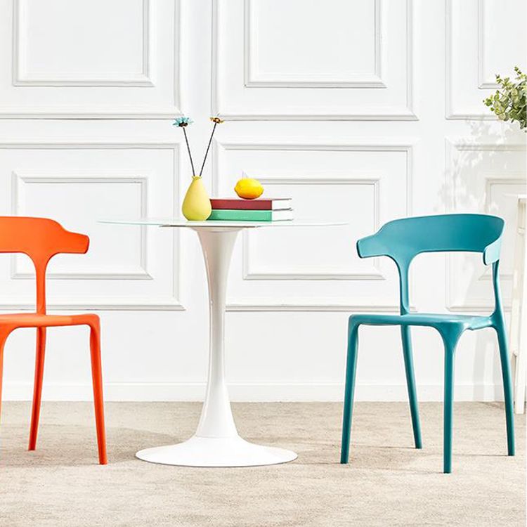 Silla de comedor plástica contemporánea del final mate de la silla del brazo de la parte posterior abierta del restaurante