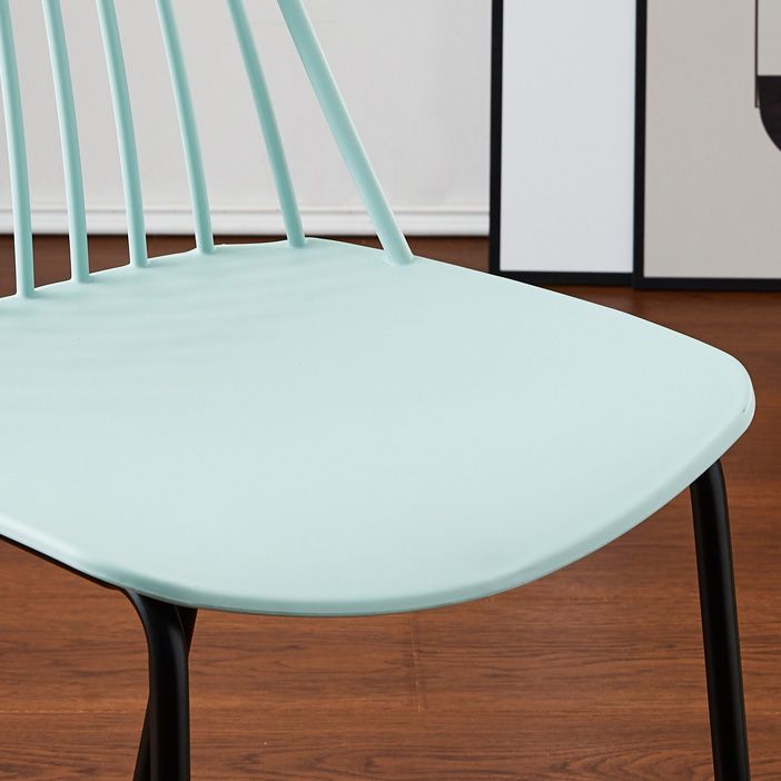 Accueil Salle à manger Chaises sans accoudoirs Chaises d'appoint de salle à manger avec pieds en métal (Ensemble de 4)