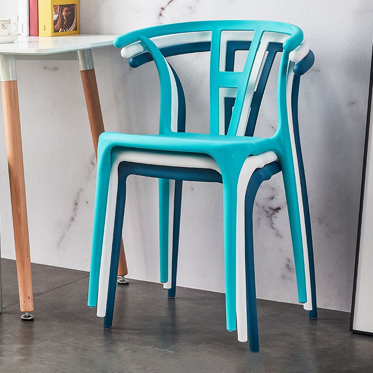 Chaises de salle à manger en plastique de style moderne, chaises de salle à manger empilables pour la cuisine