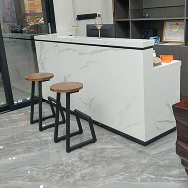 Modern Style Iron Bar Stool with Footrest Bristol Creative Bar Stool (set of 2)