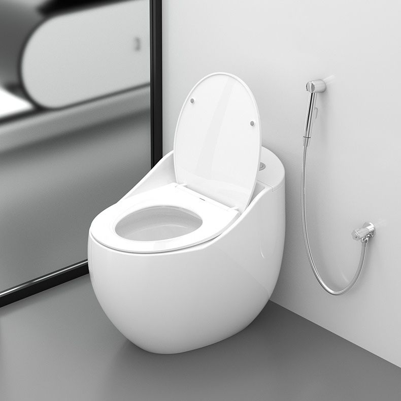Round-Front Flush Toilet Ceramic Modern One-Piece Toilet with Slow Close Seat
