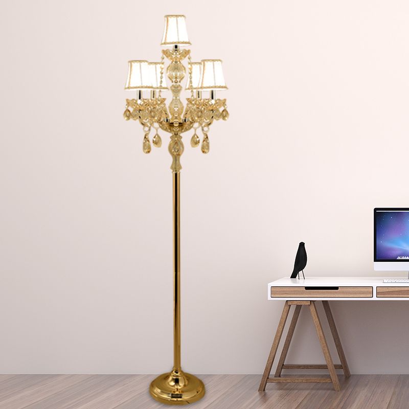 Lámpara de lectura de la sala de velas Cristal transparente tradicional 5/6 bulbos dorado luz de pie con sombra blanca