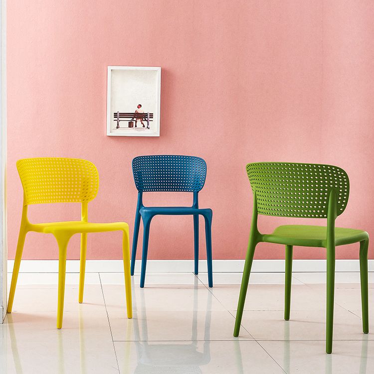 Chaises de salle à manger en plastique de style moderne, chaise de salle à manger empilable à dossier ouvert pour la cuisine