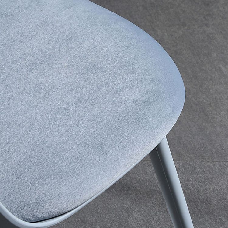 Silla auxiliar de comedor escandinavo de plástico Silla de comedor Parsons con acabado mate (juego de 4)