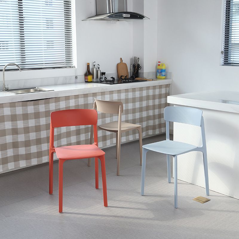 Sillas contemporáneas de comedor y acento Silla lateral con respaldo abierto de plástico con acabado mate