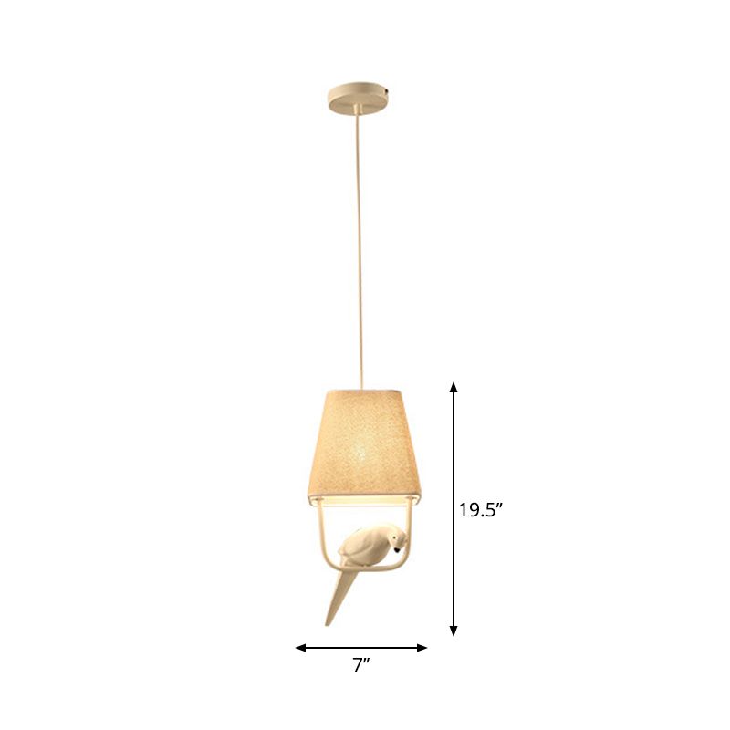 Tessuto trapezoidico Light Sospension Light Sequestre tradizionale Sospensione per sospensione con uccello in resina in beige