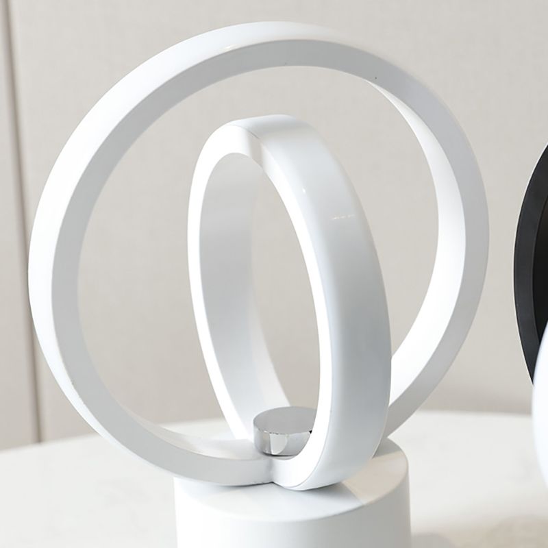 Style moderne linéaire table d'éclairage de table en métal lampe pour chambre à coucher