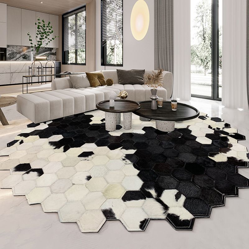 Creative Round Area Rug Geometric Print Splicing Carpet Handmade Cowhide Rug for Living Room