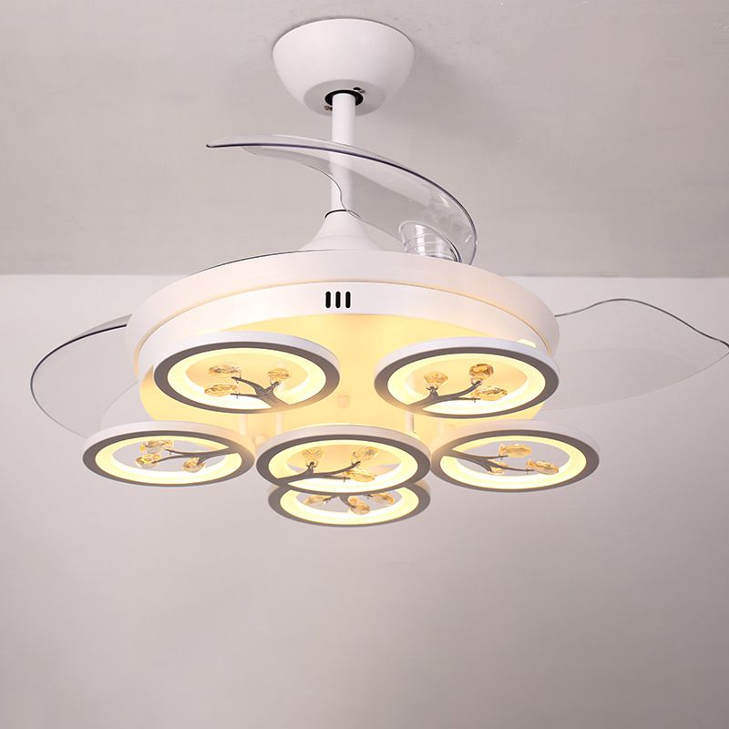 Blumenlängern hängende Lüfter leichte moderne abgeschrägte Kristall Regentropfen LED White Semi Flush Mount mit 4 Klingen, 42 "W.