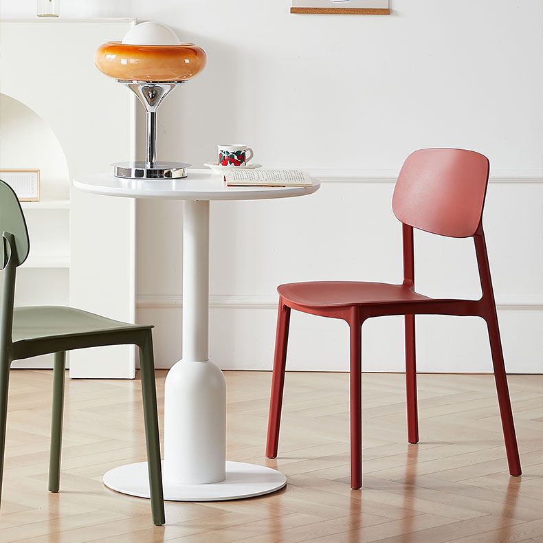 Silla lateral trasera abierta apilable moderna, acabado mate de plástico, silla de comedor