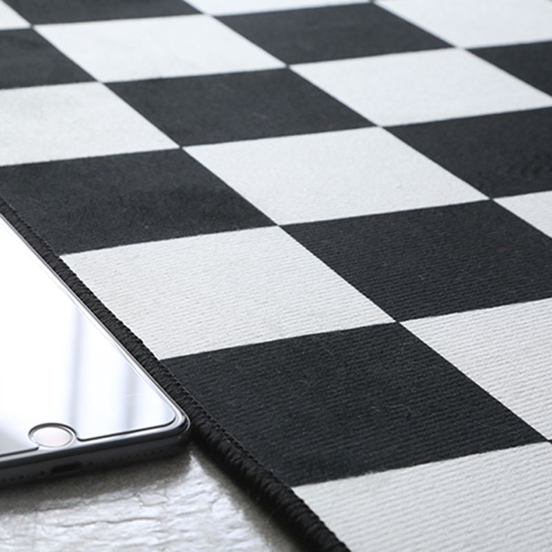 Modern Living Room Area Rug Black Plaid Print Area Carpet Polyester Stain Resistant Rug