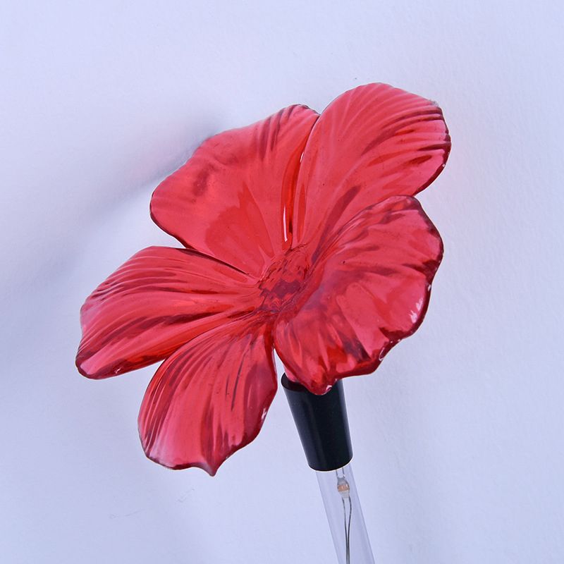 Flower Shaped Outdoor LED Stake Light Plastic Modern Solar Lawn Lighting in Clear