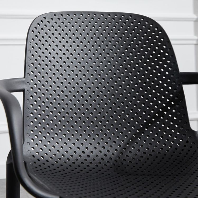 Sillones de comedor de plástico de estilo moderno con respaldo sólido que cena la silla lateral