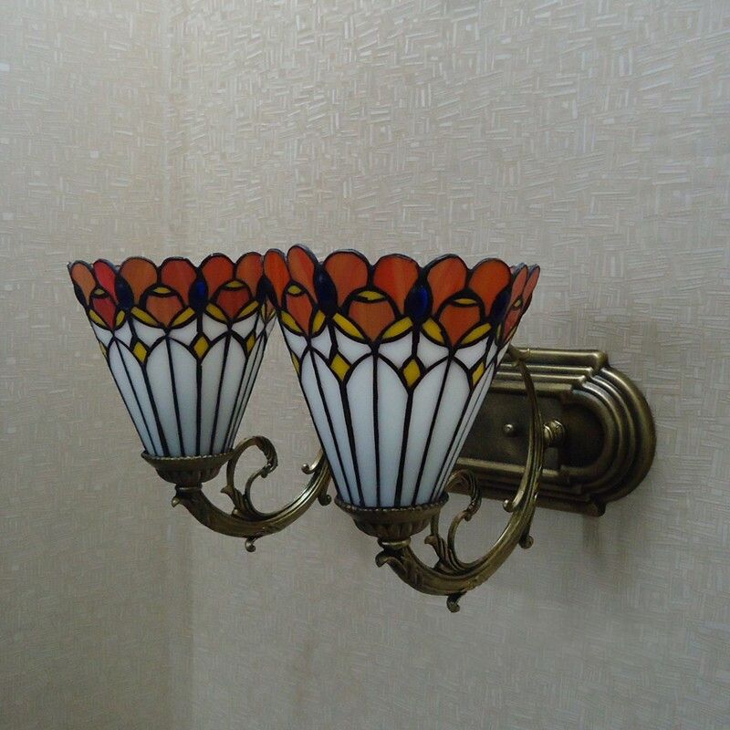 Conical Wall Sconce Light Stained Glass Tiffany Wall Lighting with Curving Arm in Red