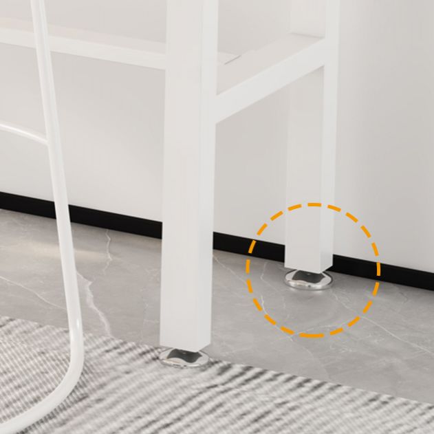 Table de cocktails de bistrot naturel moderne