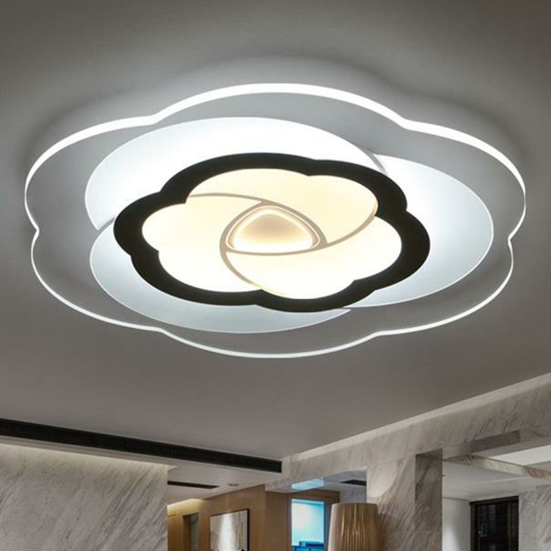 Nordic Flower Flush Ceiling Light Acrylic Living Room LED Flush Mount Lighting Fixture in Clear