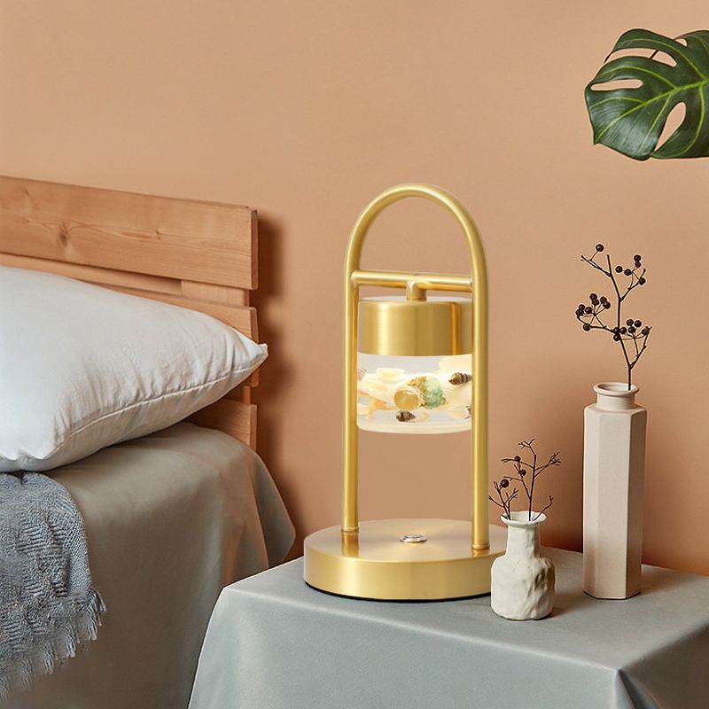Lámpara de mesa táctil portátil de cilindro Retro novedad de latón acrílico Led Night Light con mango y decoración de conchas marinas en el interior