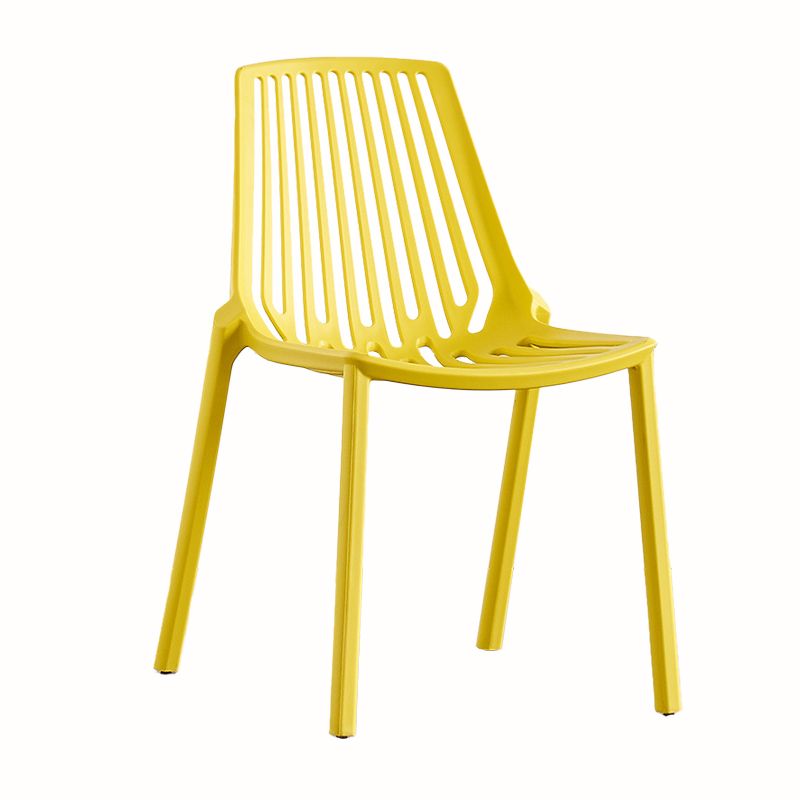 Chaise latérale en plastique contemporaine de restaurant finition mate chaise de salle à manger arrière à lattes