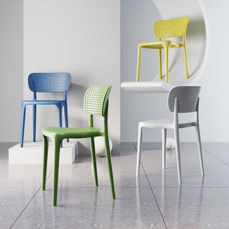 Chaise de restauration en plastique contemporain 16.5 '' Chaise latéral ouverte de grande envergure pour un usage domestique