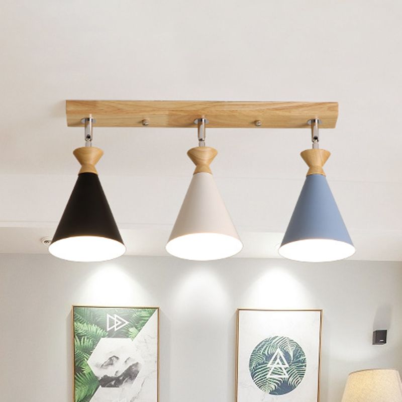 Woonkamer plafondmontage verlichtingsarmatuur modern beige dicht bij plafondverlichting met kegel metalen schaduw