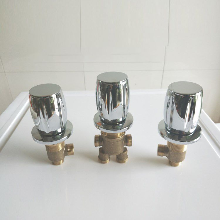 Deck Mounted Copper Roman Tub Faucet Low Arc Roman Tub Faucet Set in Chrome